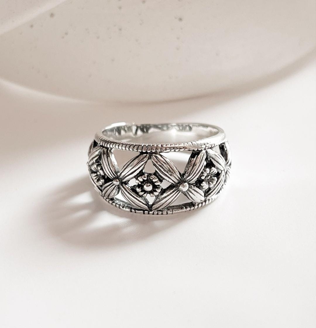 925 sterling silver Tribey floral design ring