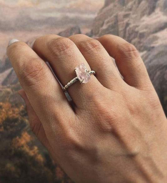Delicate rose quartz raw stone ring with dotted 925 sterling silver band