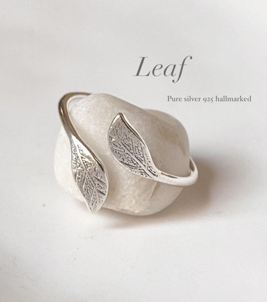 Single leafy adjustable 925 sterling silver ring
