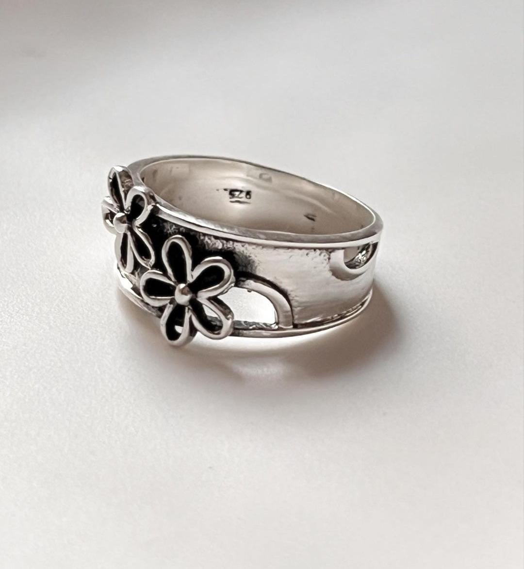 3D Floral Silver Band Ring for Elegant Style 