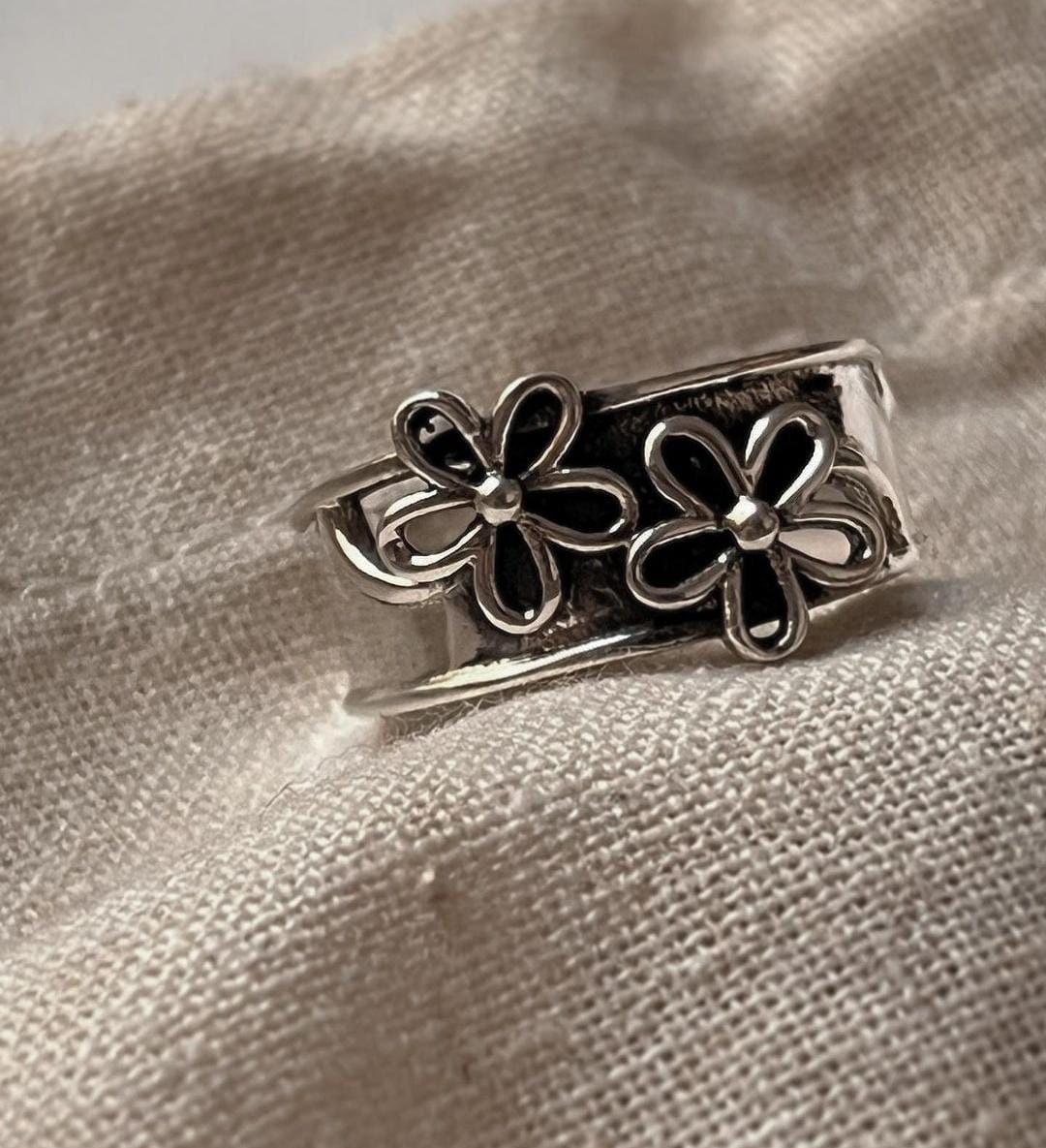Silver Ring with Intricate 3D Floral Cut Out Pattern