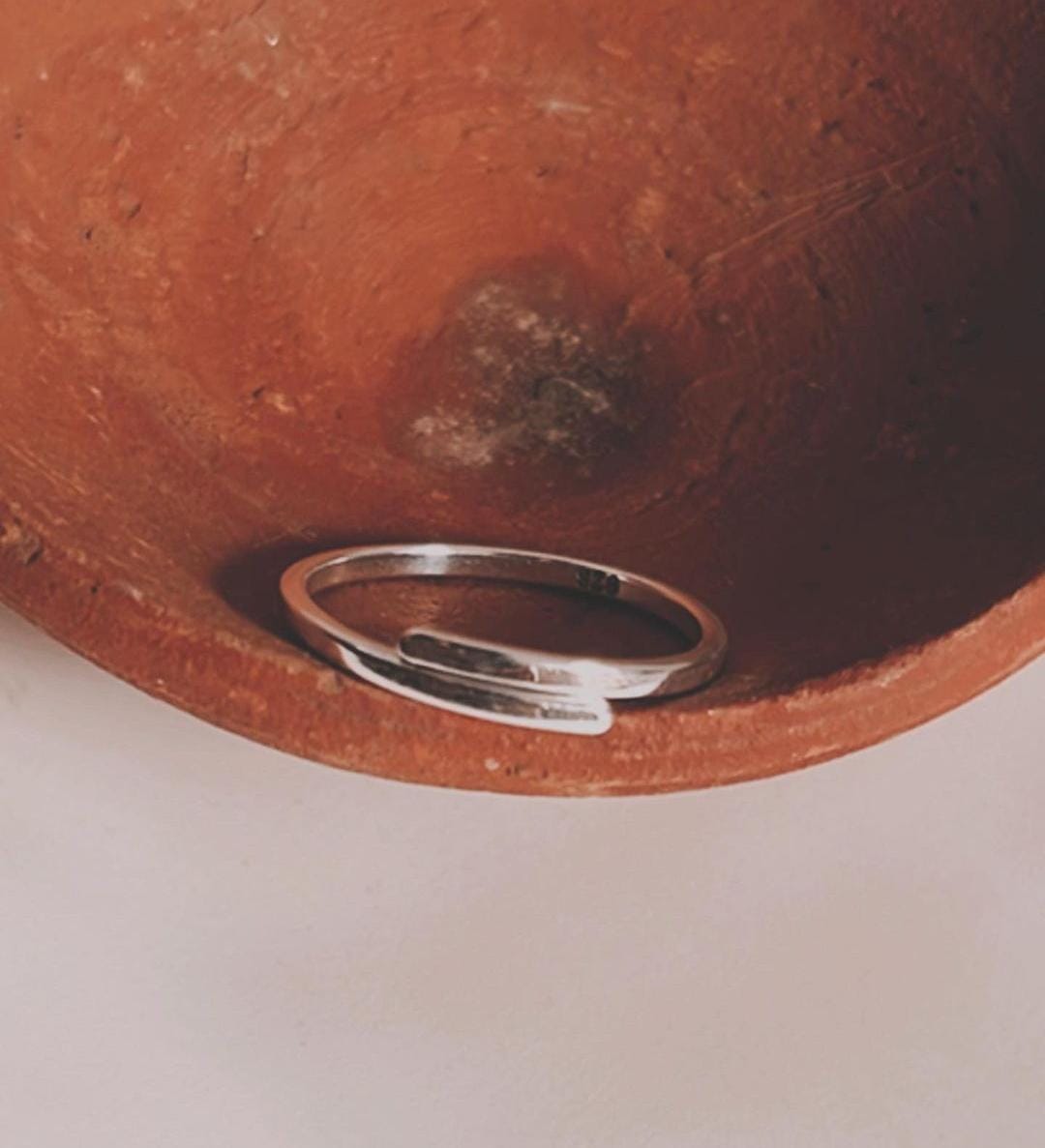 Elegant Adjustable Band Ring in Silver