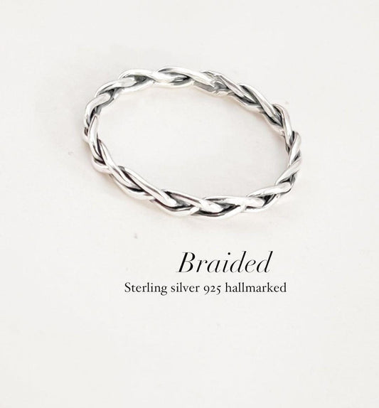 Charming Loose Braided Band Silver Ring with Intricate Detailing