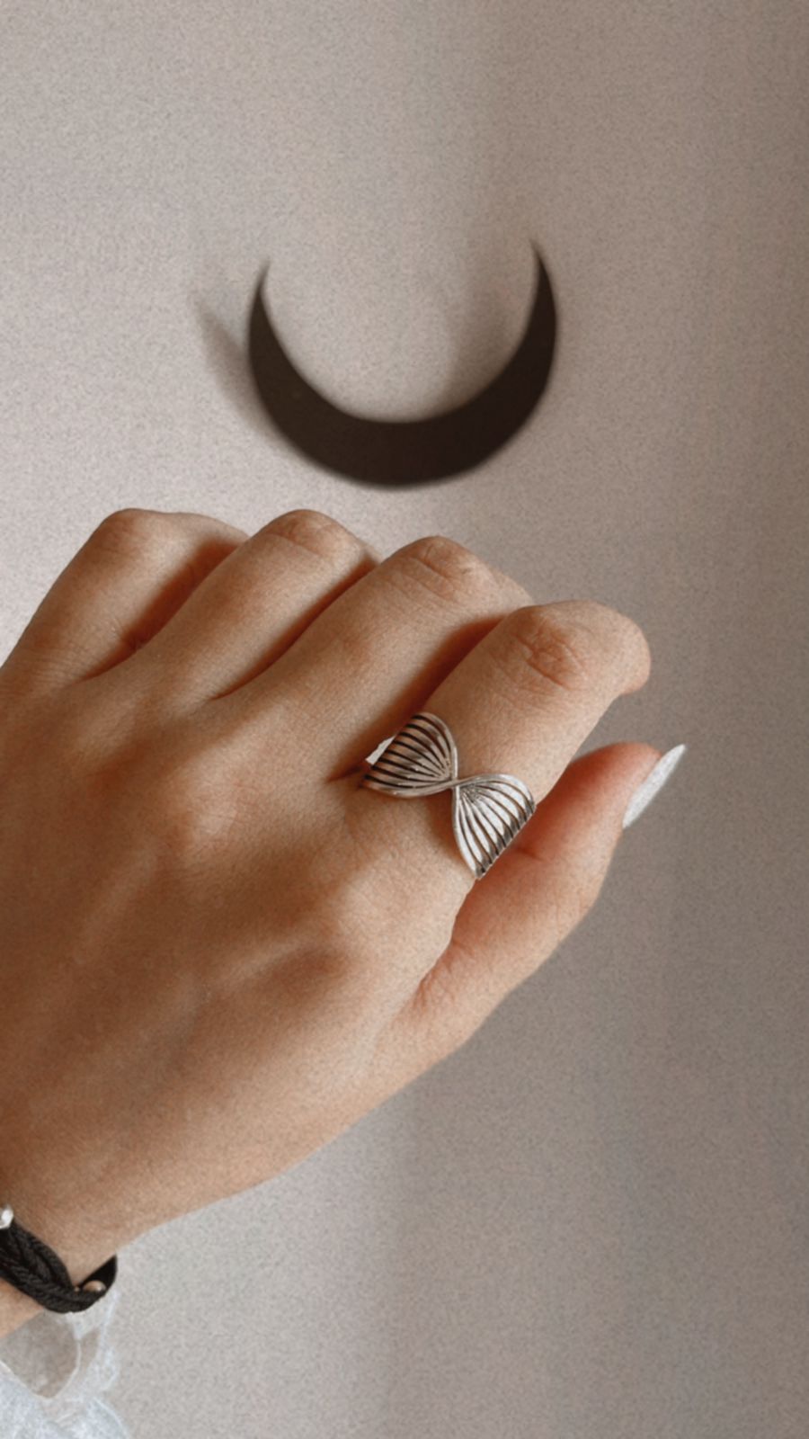 Timeless sterling silver Beli ring with classic design.