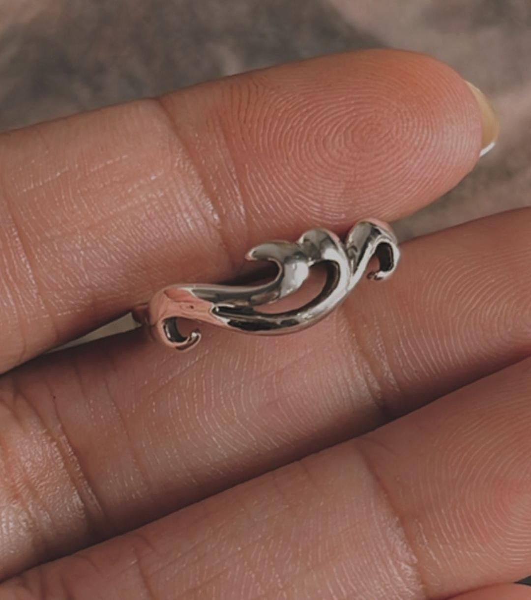 Trendy wave motif silver ring for everyday wear