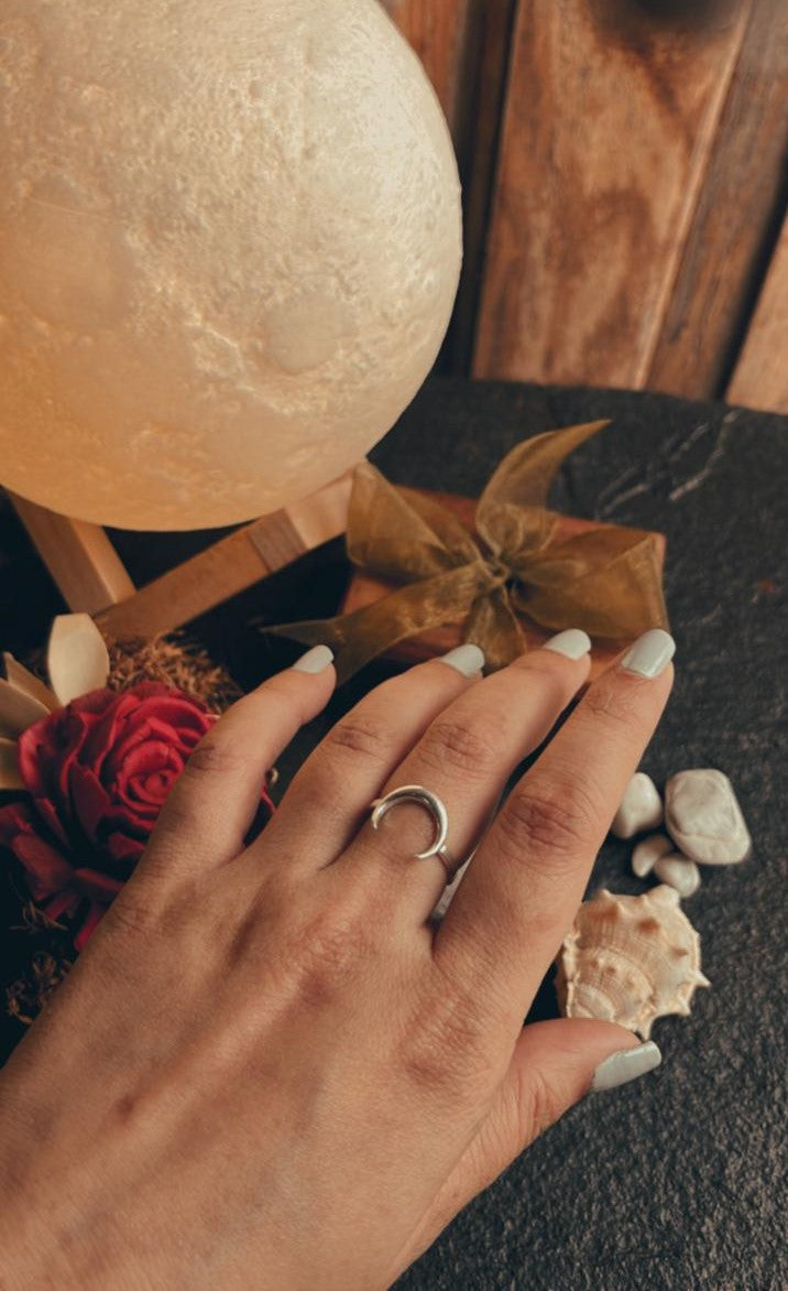 Plain Crescent Moon Silver Ring