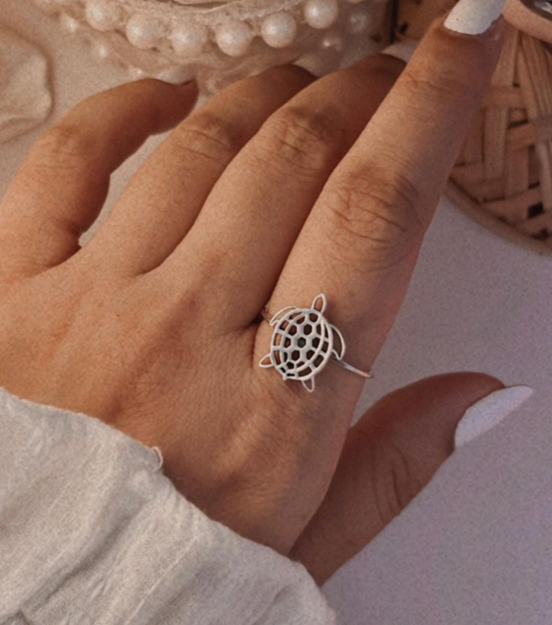 Intricate filigree tortoise ring in sterling silver