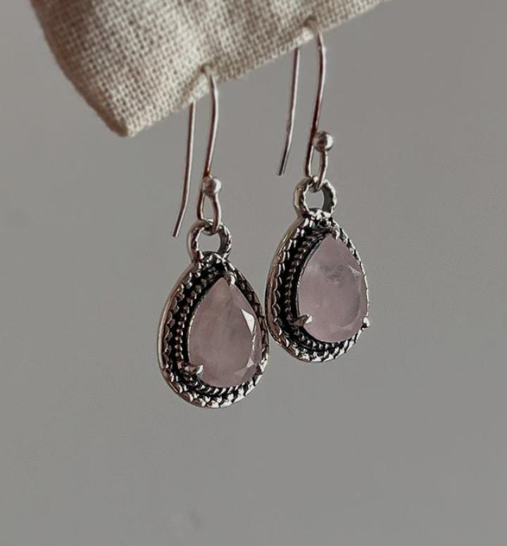 Charming pear-shaped rose quartz 925 sterling silver earrings with boho hook details