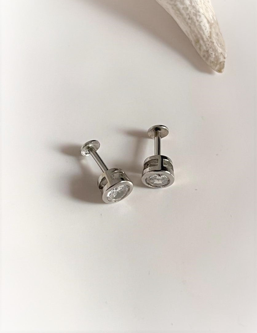 Round 5mm CZ South screw silver studs