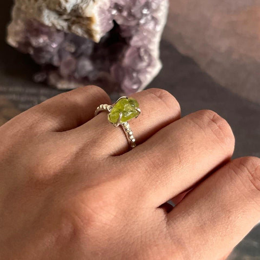 Peridot Raw Uncut Dot Band Silver Ring