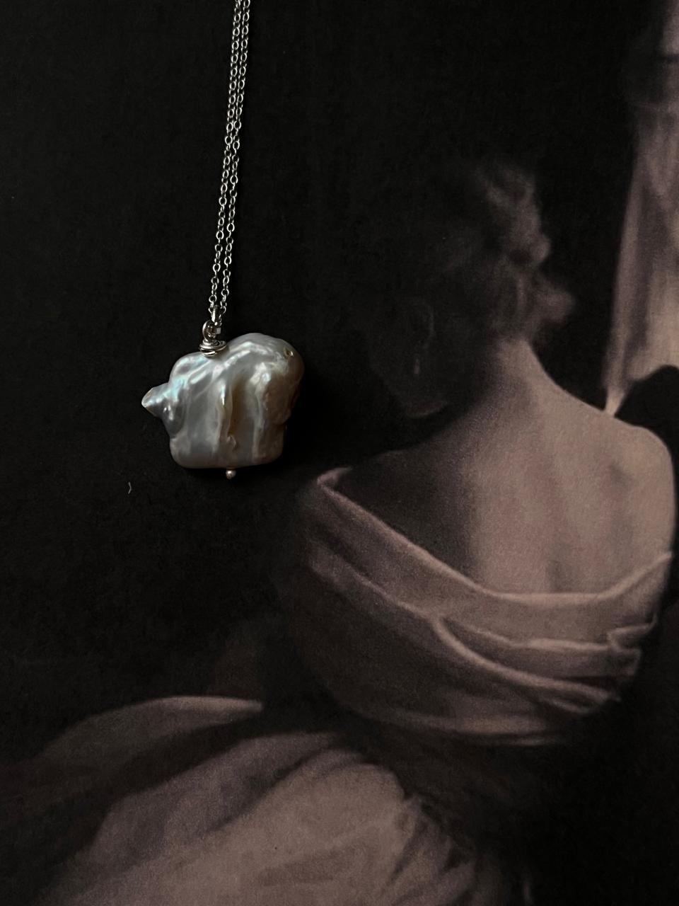 Handcrafted Baroque pearl 4 necklace showcasing four stunning pearls.