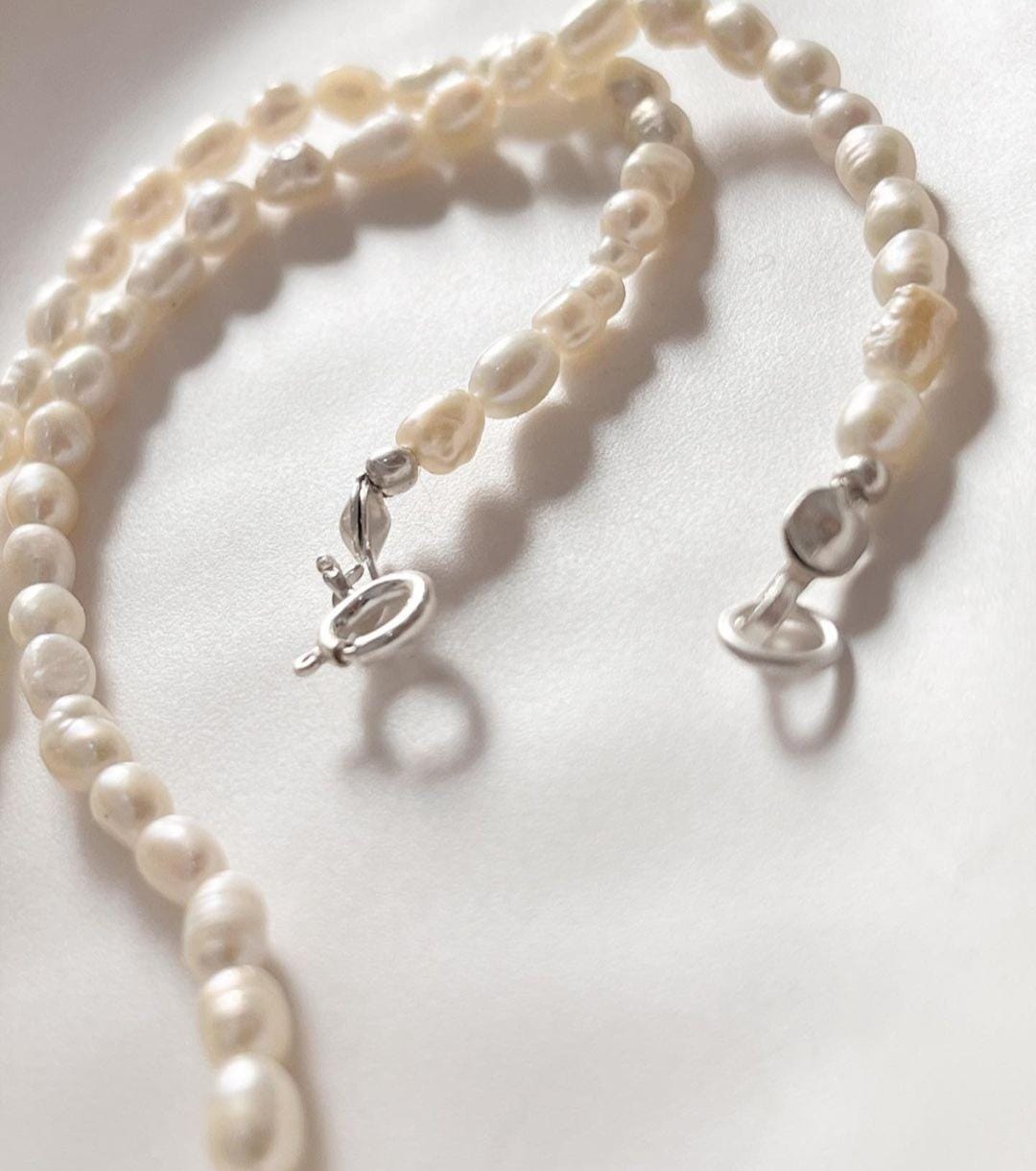 Elegant Silver Necklace Featuring 3-4MM Freshwater Pearls