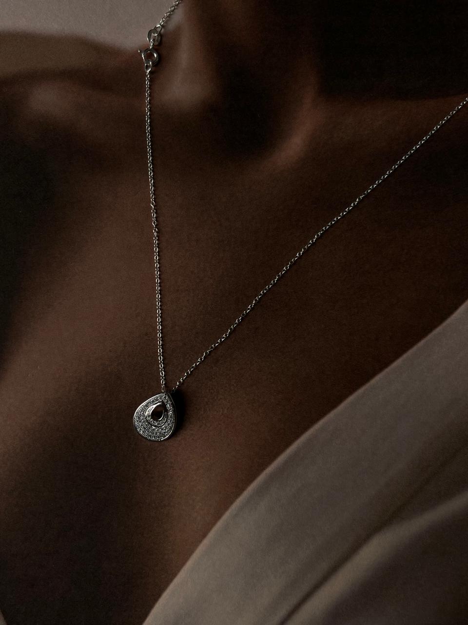 Sleek and stylish Drop 1 silver necklace for everyday elegance