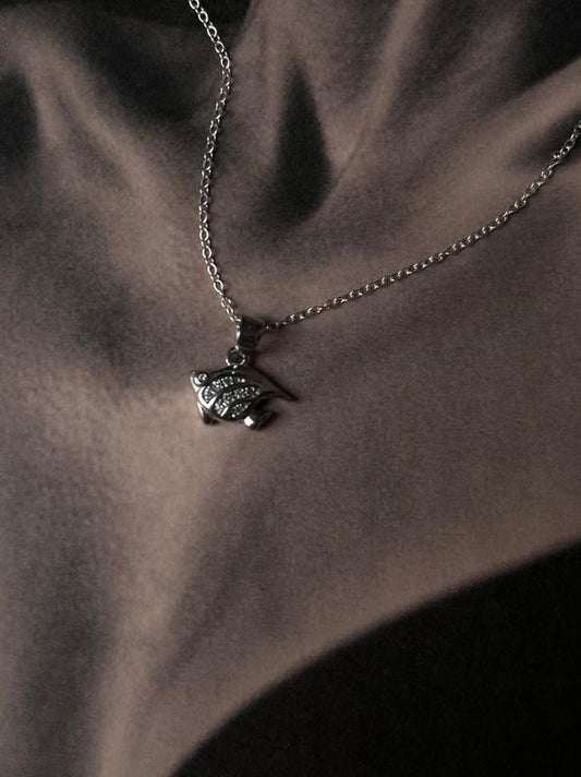 Elegant Fish 7 silver necklace with intricate fish-inspired design