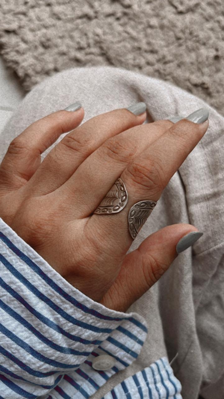 Handcrafted Antique Bohemian Lavender Flower Adjustable Silver Ring