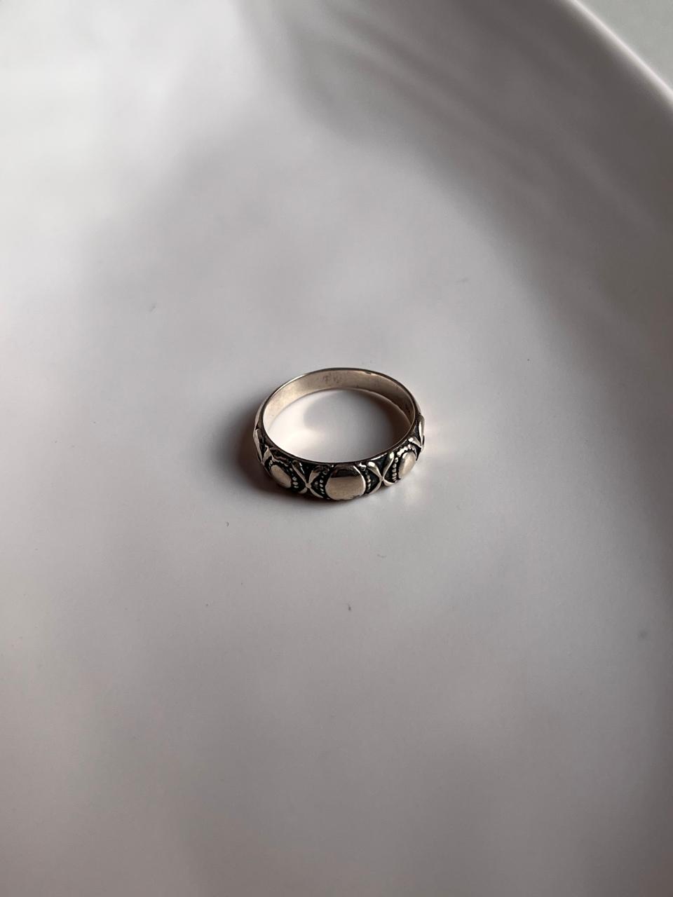 Charming tribal Rawa silver ring with dot band