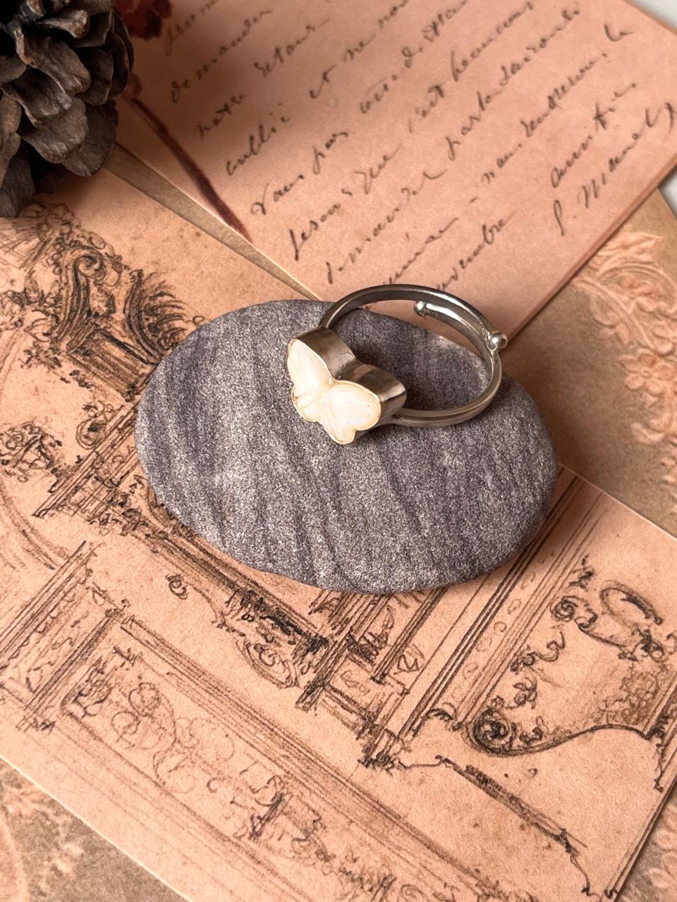 Elegant Adjustable Silver Ring with Mother of Pearl Butterfly