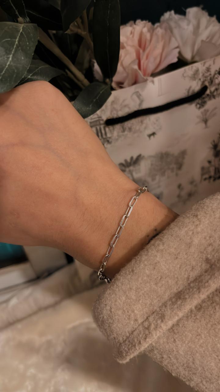 Minimalist Paper Clip Silver Bracelet for Casual and Formal Looks