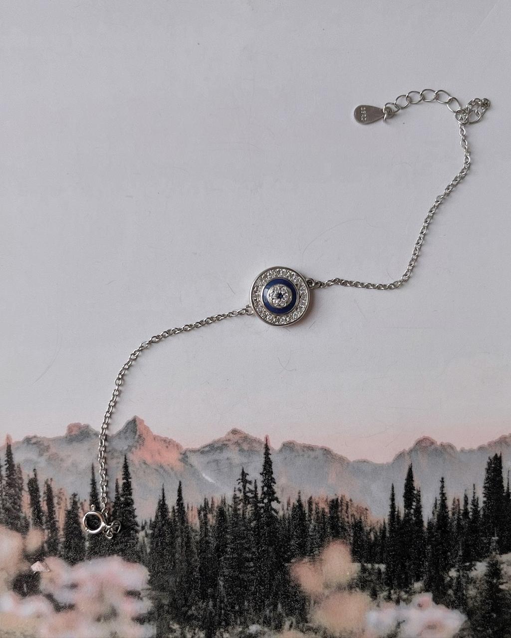 Stylish Silver Bracelet with Round Evil Eye Charm