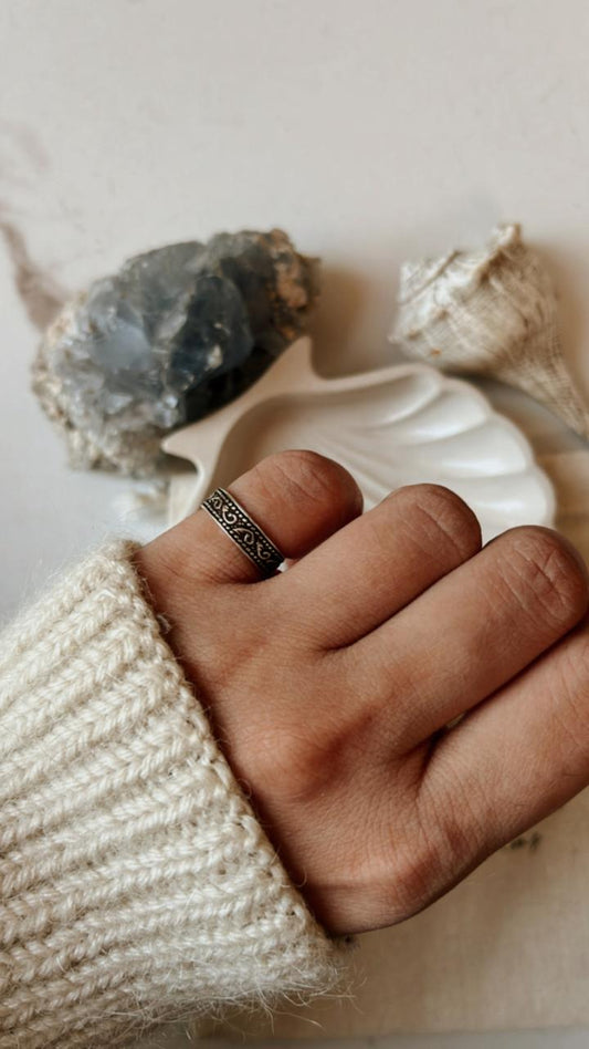 Boho Tribal Leaf Dot Silver Ring for Mid and Little Finger