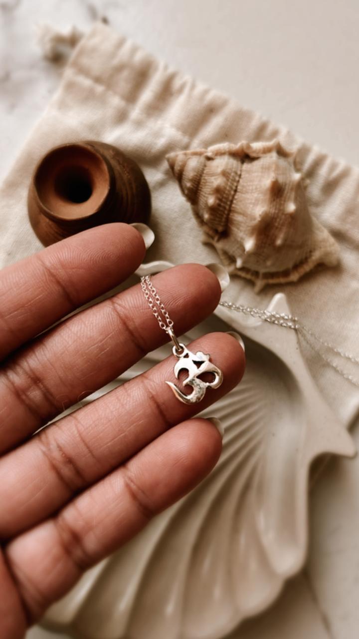 Simple Om/Aum Silver Necklace