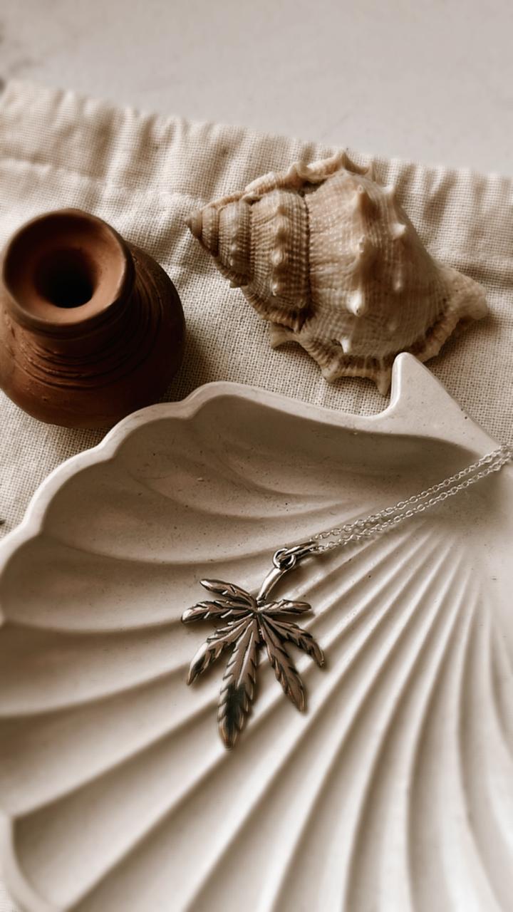 Bold Hemp Leaf Cut Out Silver Necklace
