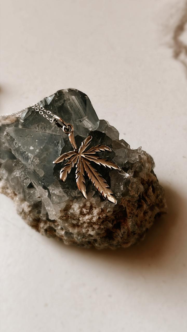 Large Hemp Leaf Cut Out Pendant Silver Necklace