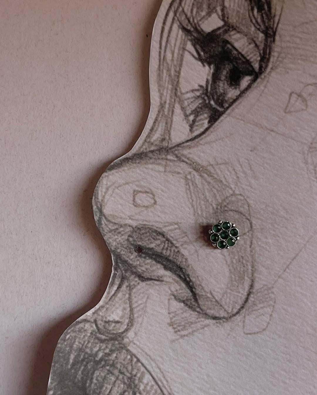 Green CZ stone tribal rawa design silver nose pin with wired back