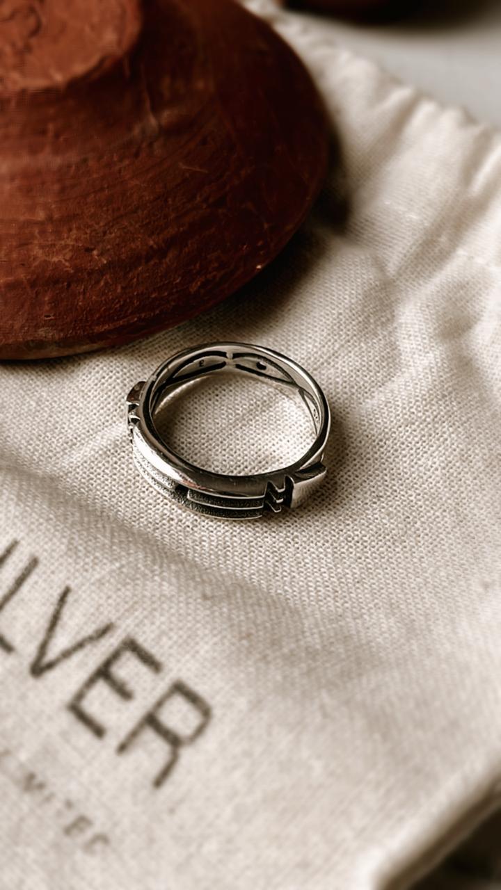 Stylish Mystic Nomad Path 925 Silver Ring for Bold Looks