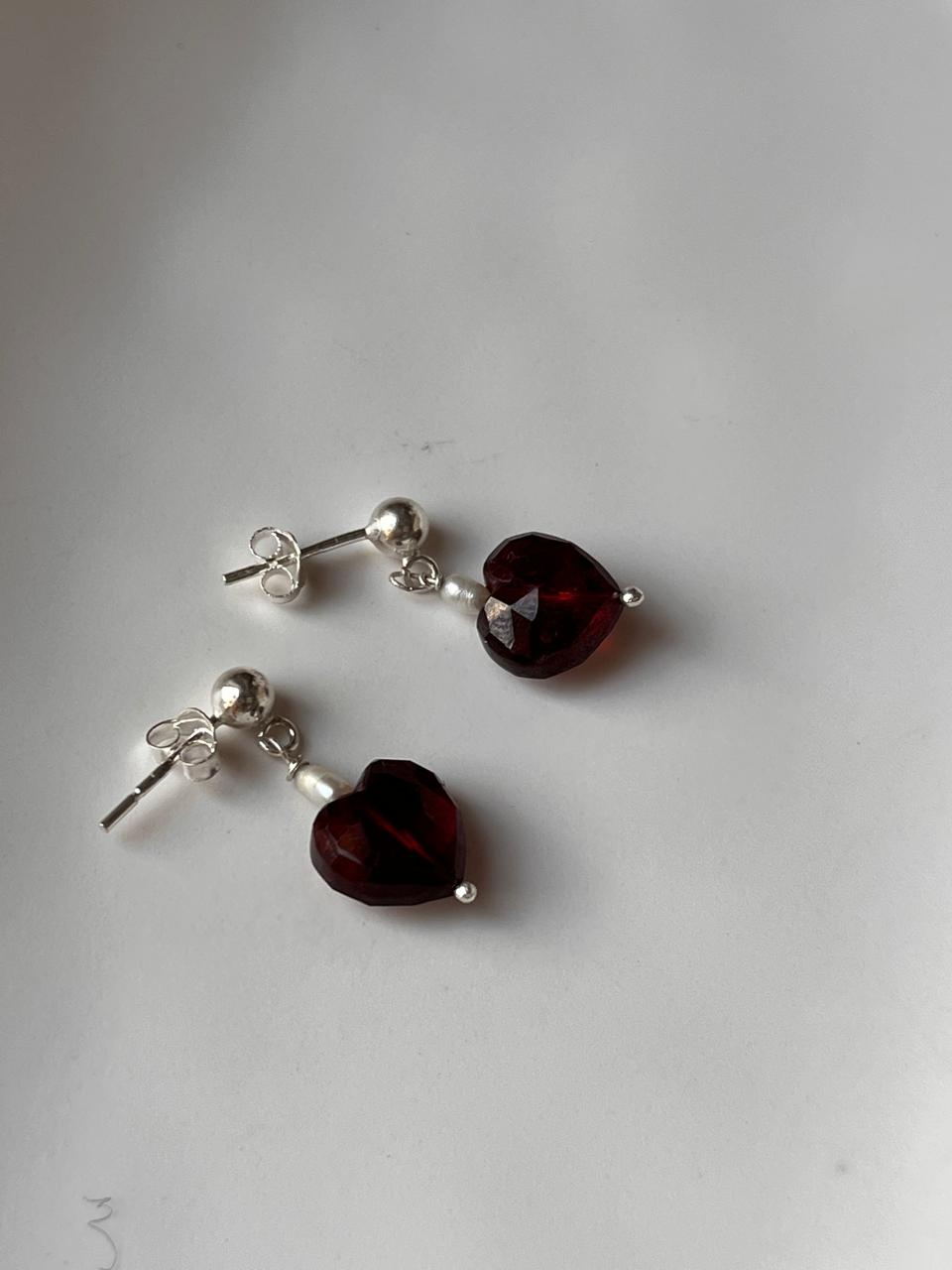 Elegant Garnet Heart and Pearl Crystal 925 Silver Studs