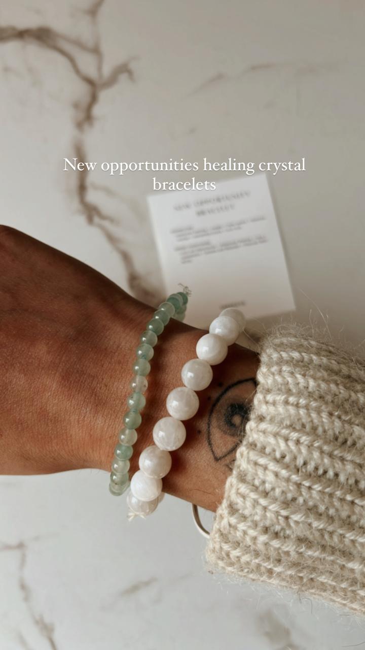 Stylish Moonstone and Green Aventurine bracelet for new beginnings and personal growth