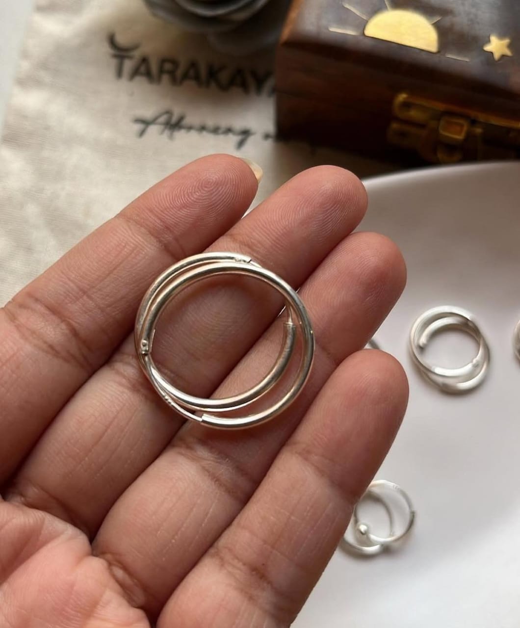 Simple round hoop earrings in 925 silver