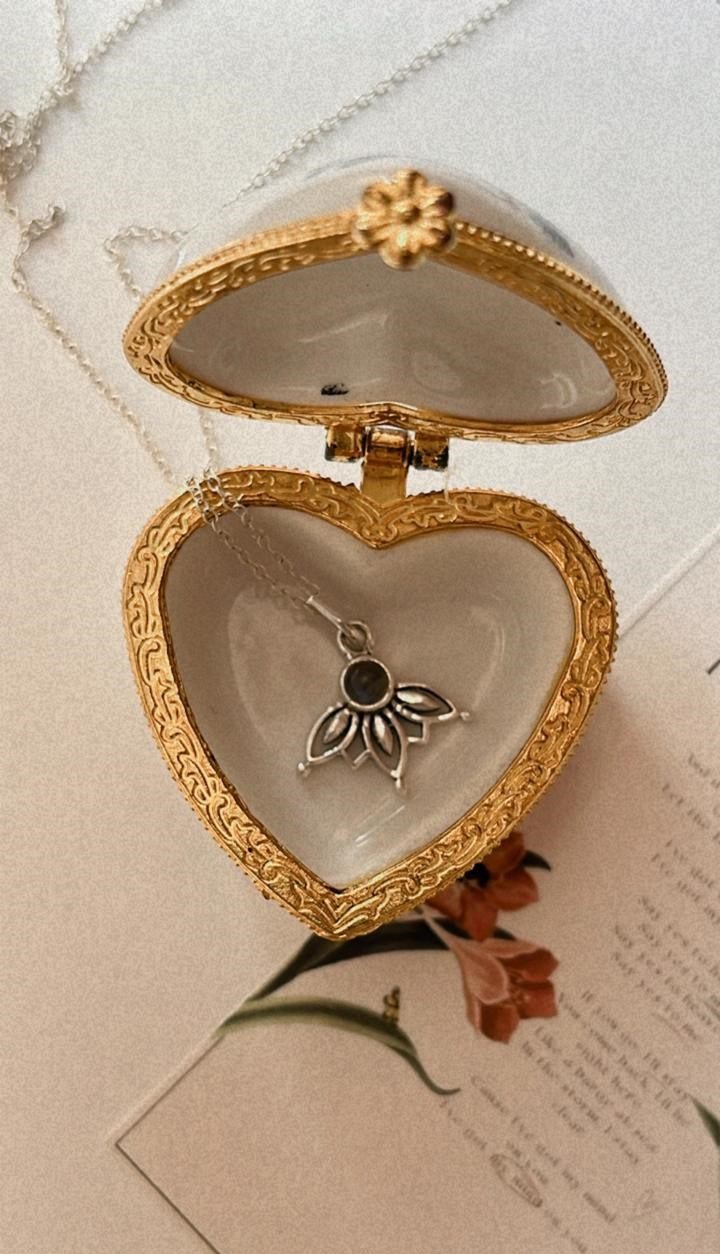 Labradorite Half Lotus 925 Sterling Silver Necklace