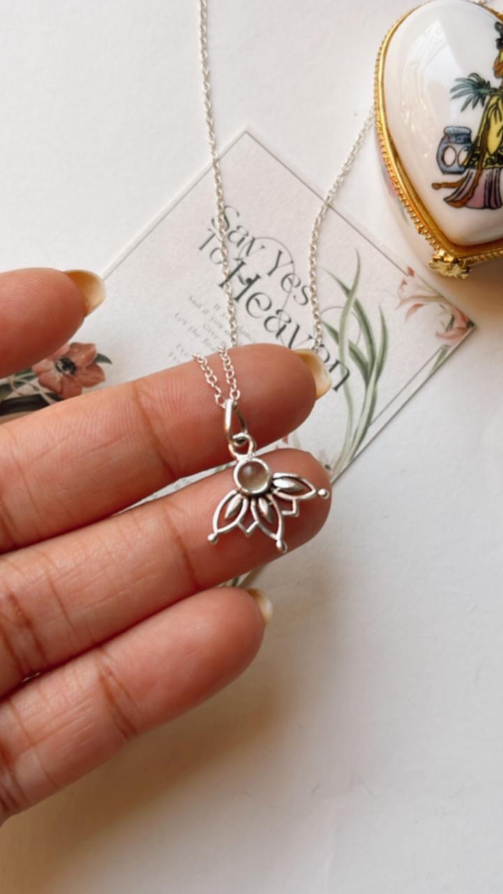 Labradorite Half Lotus 925 Sterling Silver Necklace