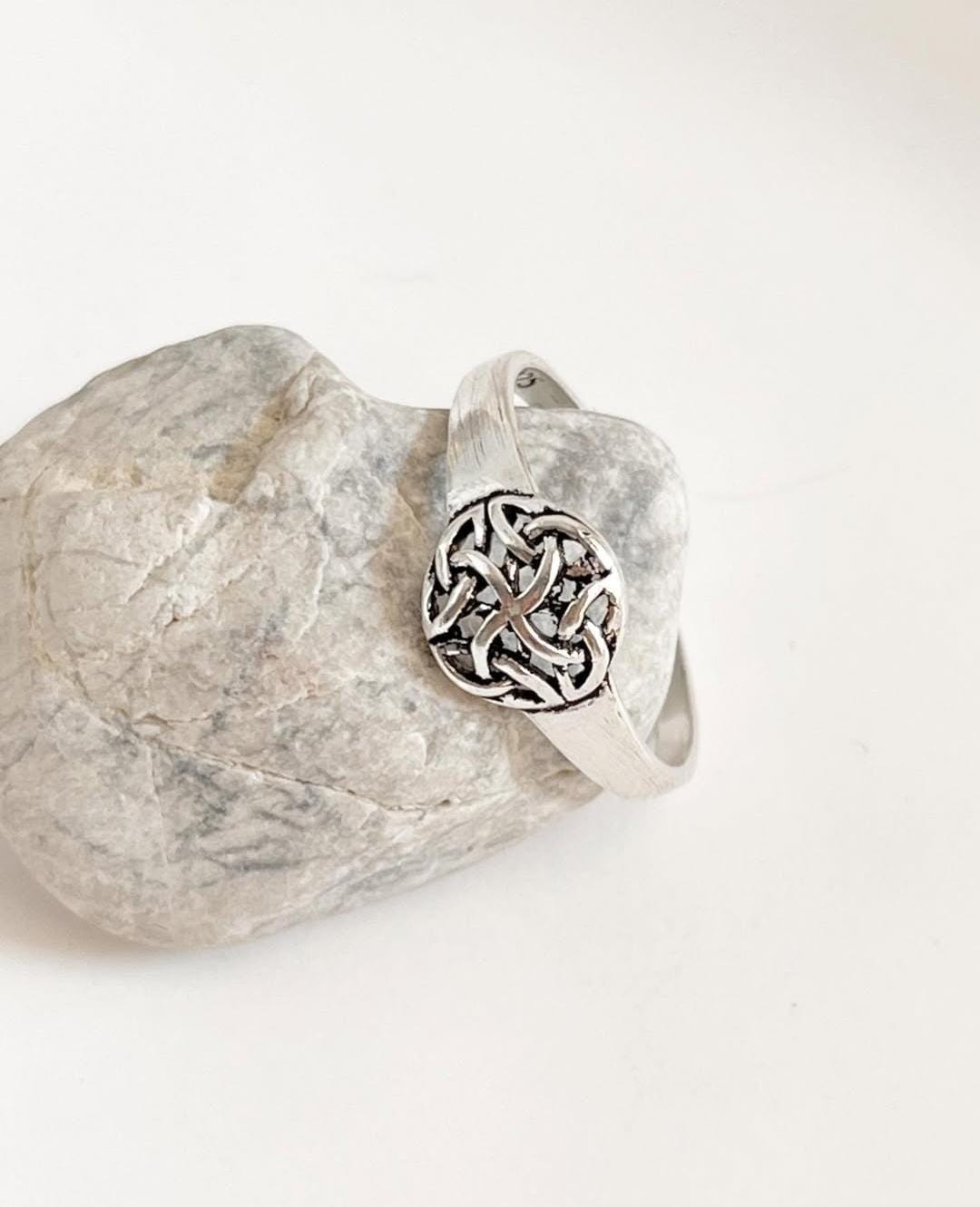 Round Celtic Knot 925 Sterling Silver Ring