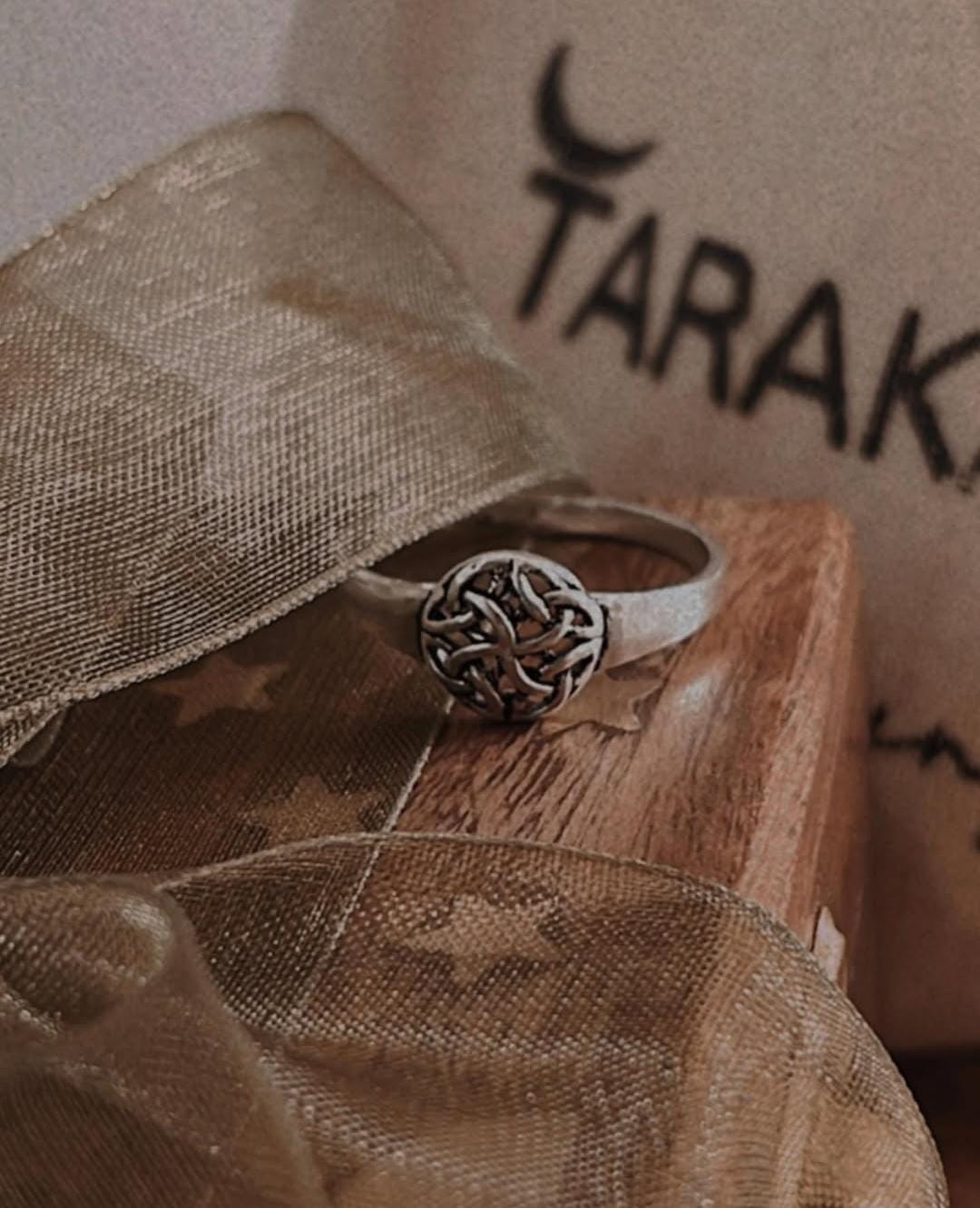 Round Celtic Knot 925 Sterling Silver Ring