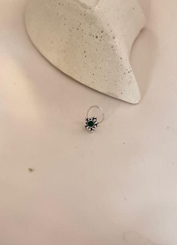 Traditional tribal rawa green CZ wired back sterling silver nose pin  