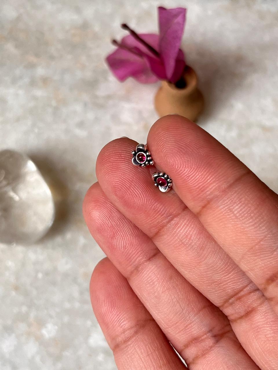Minimalist leaf-shaped pink CZ stud earrings in 925 silver