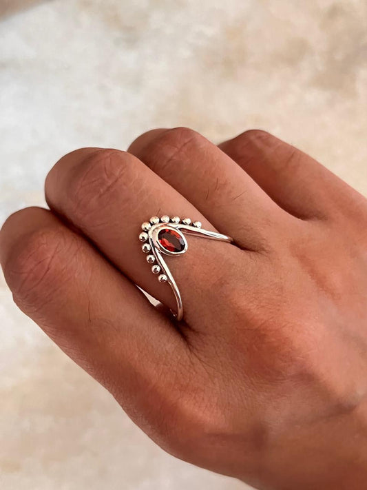 Garnet Rawa Vanki 925 Sterling Silver Ring