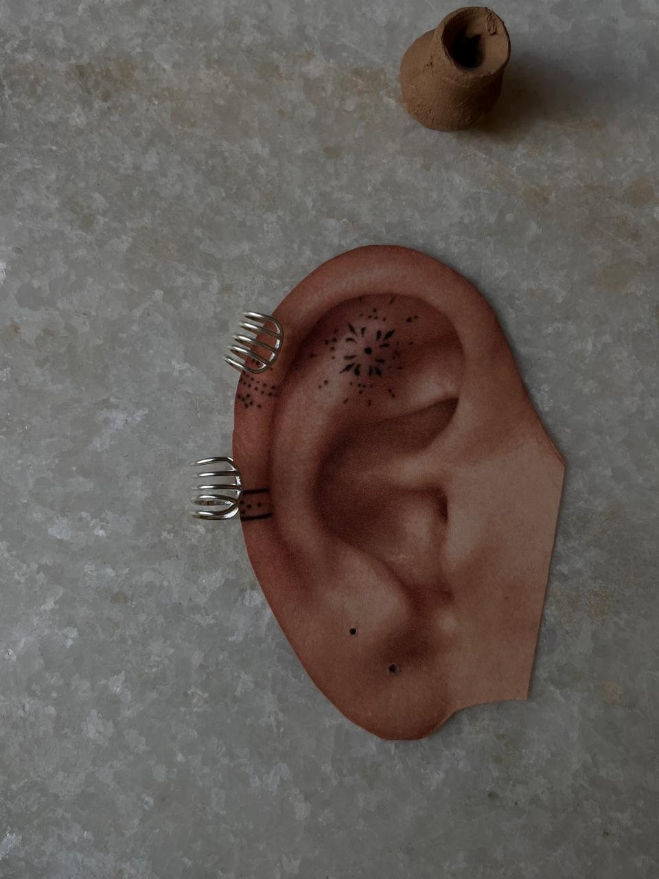 Non-Pierced Helix Cuff with Horizontal Lines in Silver  