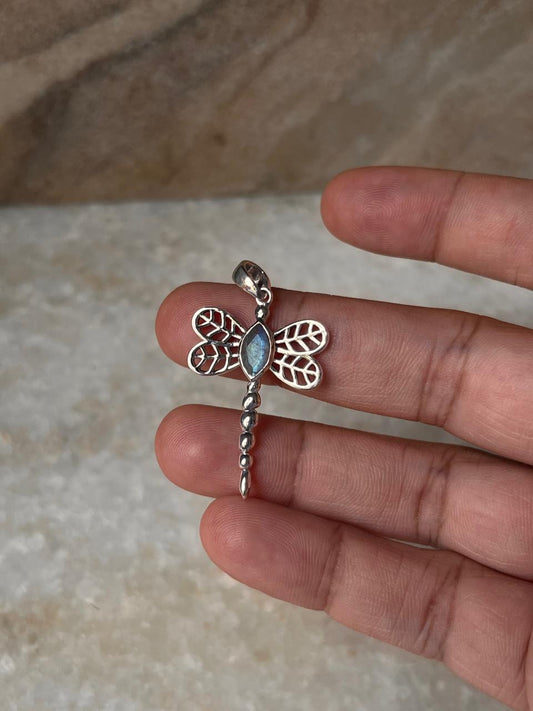 handcrafted labradorite dragonfly pendant in 925 sterling silver