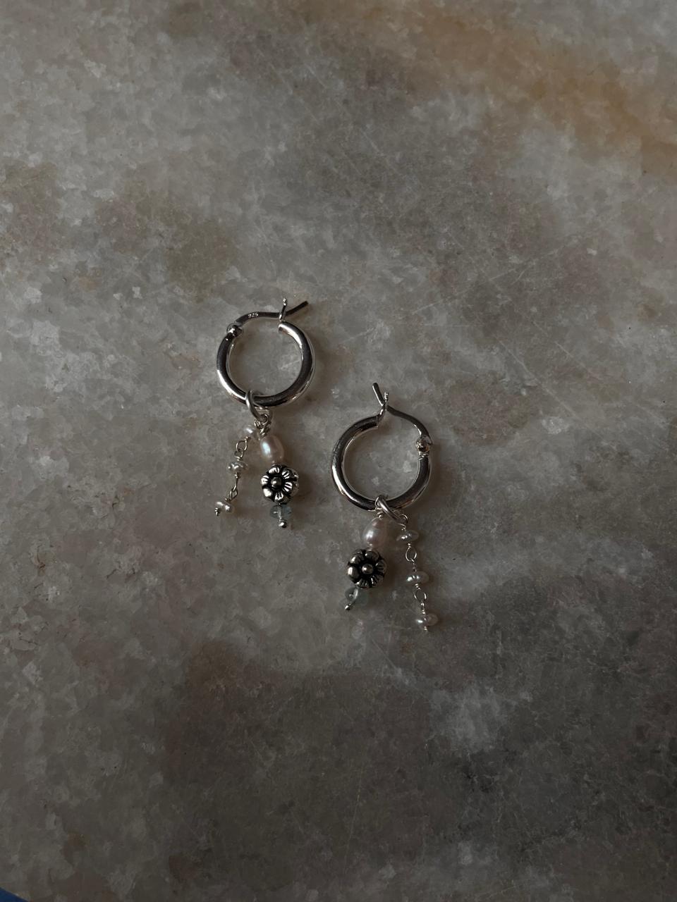 Chic floral charm hoops with pearls and aquamarine in silver