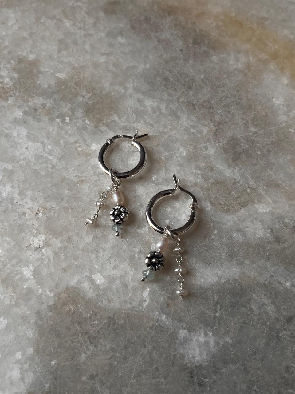 Italian hoop earrings with floral charm in 925 silver  