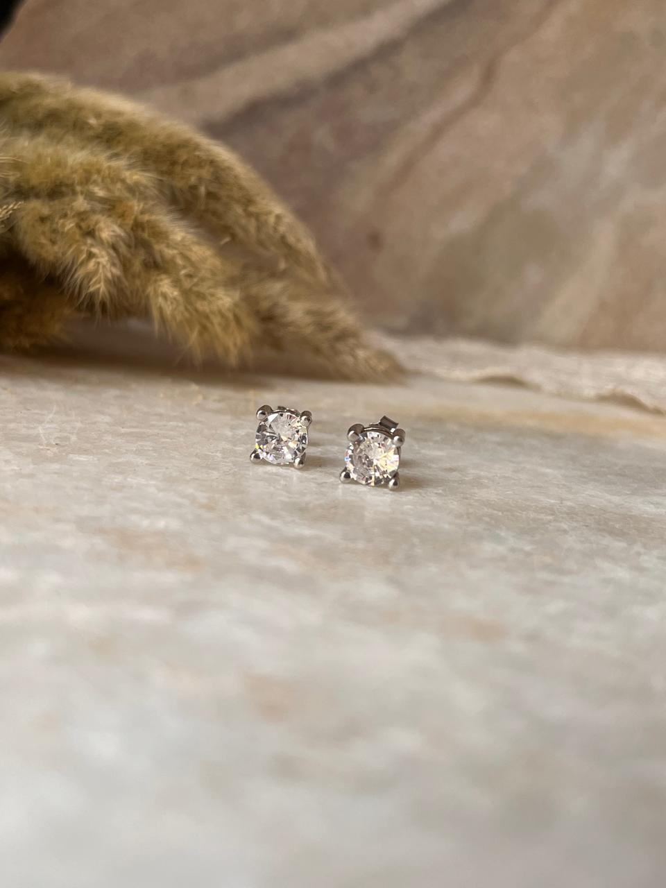  Classic Round 7mm Cubic Zirconia Sterling Silver Studs