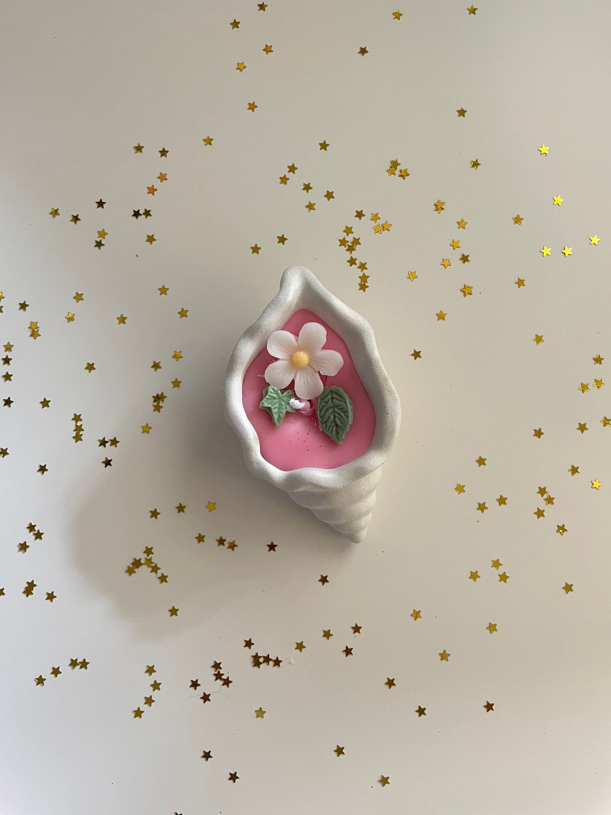 Handcrafted flower garden scented candle in sea shell white jar