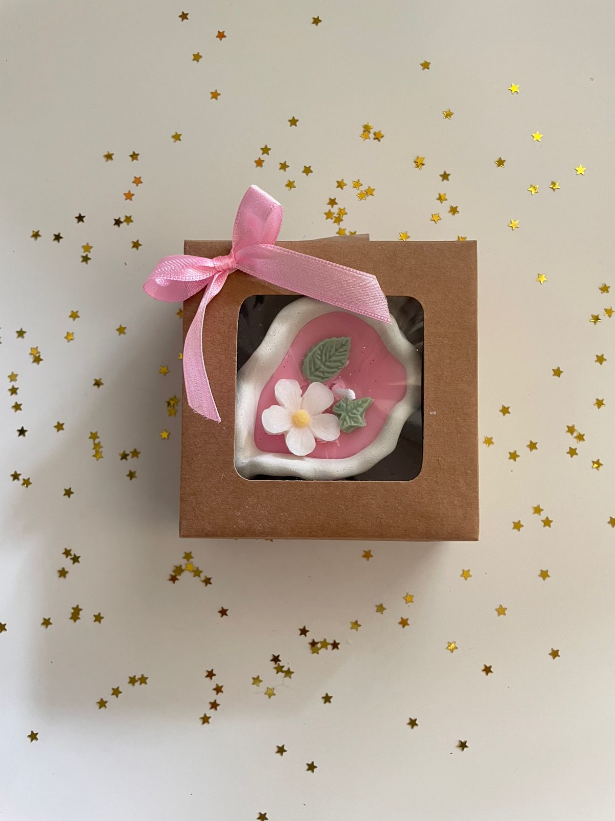 Handmade flower garden scented candle in white seashell container
