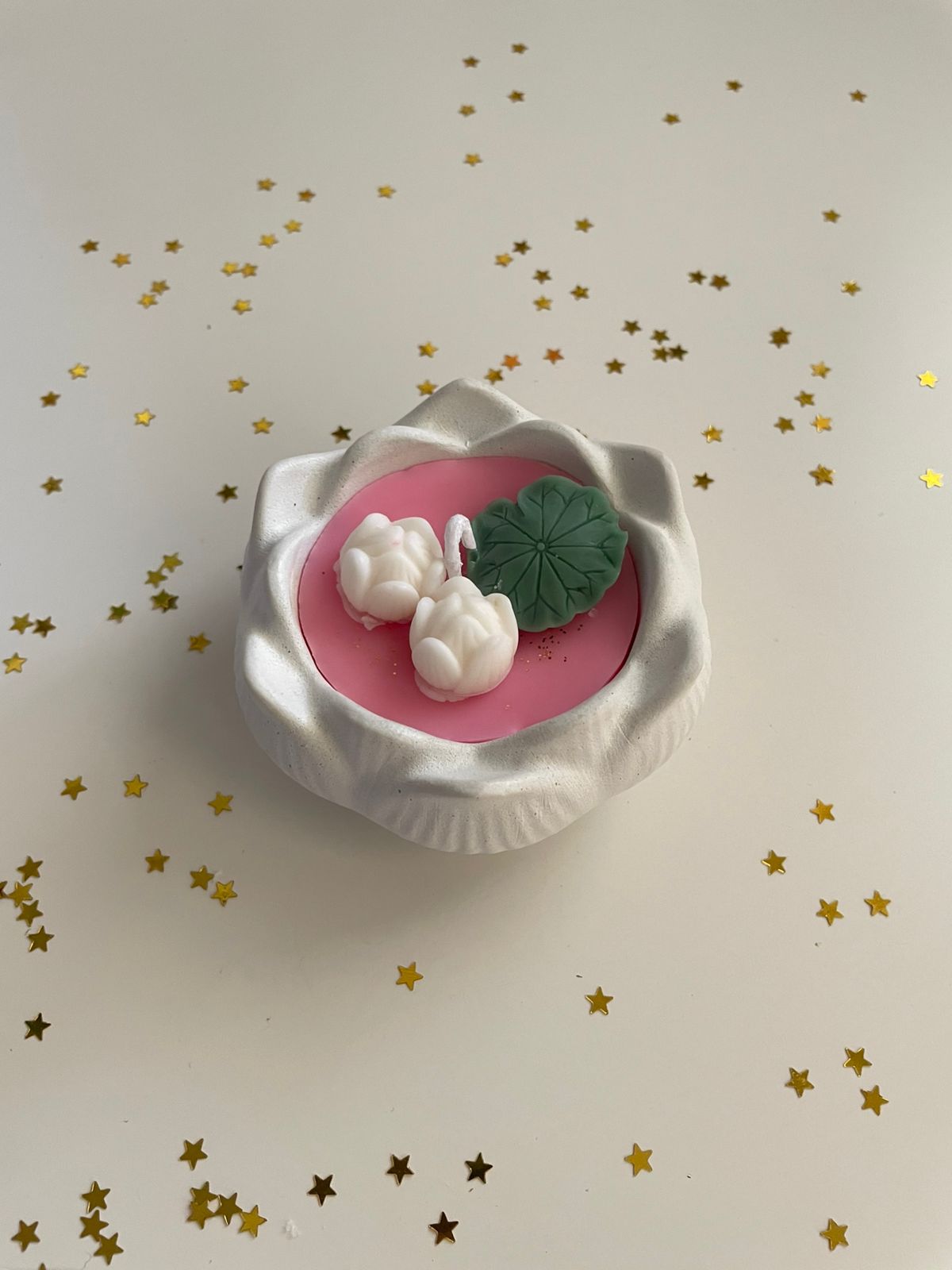 Eco-friendly white lotus handcrafted soya wax candle