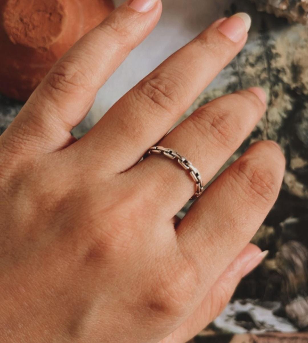 thin link band ring
