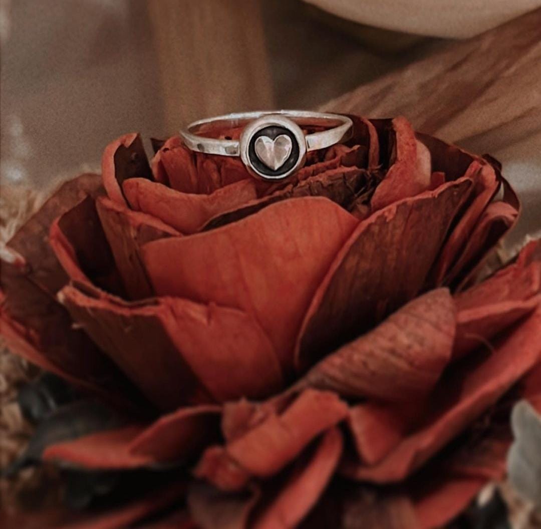 Pretty Round Heart Silver Ring