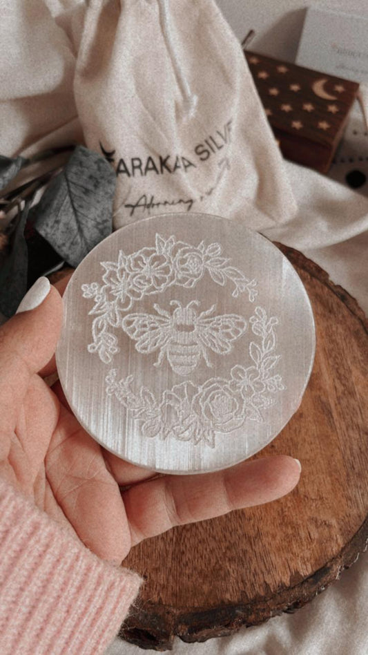 Selenite charging plate with intricate bee design